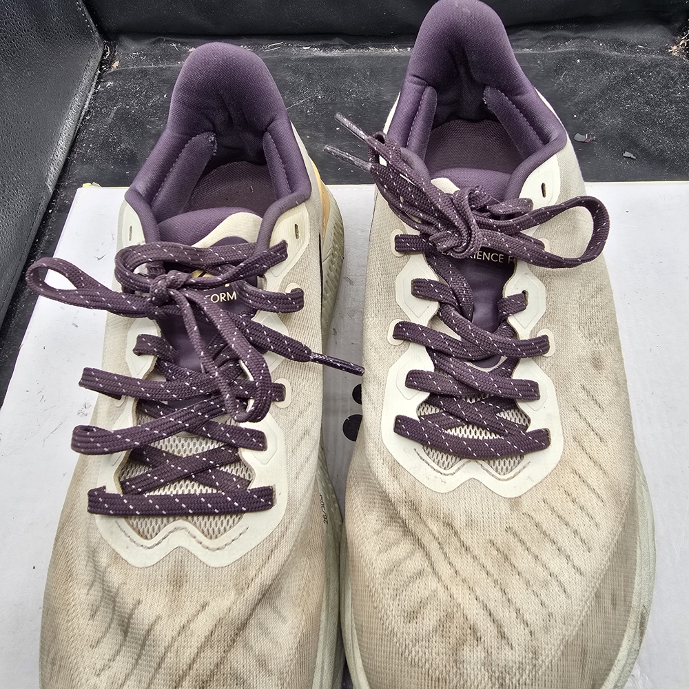 Altra‎ Women's Purple and Cream Athletic Shoes